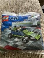 LEGO CITY (30640) Race Car (and Mini-Figure) in Polybag - BRAND NEW & SEALED S16