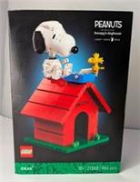 LEGO Ideas: Peanuts: Snoopy's Doghouse (21368)