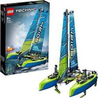 LEGO TECHNIC #42105 CATAMARAN that Floats! 2-in-1 Power Racer & Sailing Boat Set