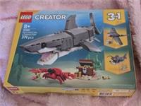 LEGO Creator 31381 Fierce Shark with a Treasure Chest Age 8+ 379pcs