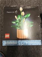 LEGO Botanicals - Peace Lily - 11504 New Sealed Box Damaged