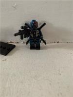 Custom LEGO Deathstroke Minifigure DC Batman Sword Gun Stand Figure