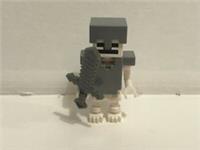 LEGO MINECRAFT SKELETON IN FLAT SILVER HELMET & ARMOUR FROM SET 21121 (min018)
