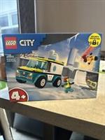 LEGO City Emergency Ambulance and Snowboarder Toys 60403