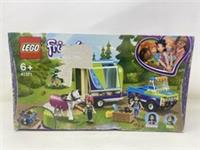 LEGO FRIENDS: Mia's Horse Trailer (41371)