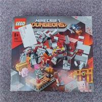 NEW LEGO Minecraft Dungeons The Redstone Battle Retired Set 21163 - Free P&P