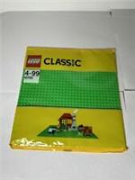 LEGO Classic - Baseplate Green - 25cm Square - 32 x 32 knobs - 10700