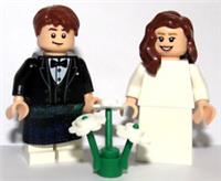 LEGO Bride Groom Minifigure Green Kilt Scottish Highland Flesh Skin Wedding