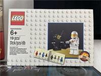 CLASSIC SPACEMAN MINIFIGURE - Lego, Space: 5002812 - 100% Complete & Sealed Set
