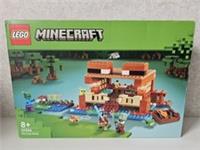 LEGO 21256 Minecraft: Frog House Building Kit - Pixelated Adventure - box damage