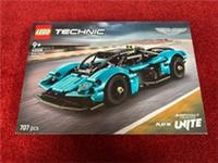 LEGO Technic : Aston Martin Valkyrie(42208) 9+ New&sealed 707pcs Slightly Crease