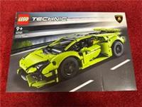 LEGO TECHNIC: Lamborghini Huracn Tec(42161 9+New&sealed Slightly Crease&scratch