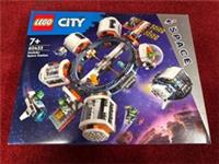 LEGO CITY: Modular Space Station (60433) 7+ New&sealed