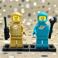 LEGO Classic Spaceman Minifig Dark Turquoise & Pearl Gold idea227 idea230 21358