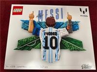LEGO Messi : Lionel Messi Celebration 1427pcs (43018)14+ New&sealed Slight Creas