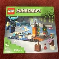 LEGO Minecraft : The Warden Encounter 238pcs (21274)7+ New&sealed