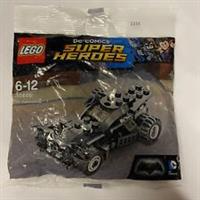 Lego 30446 The Batmobile DC Comics Superheroes Dawn Of Justice New and sealed