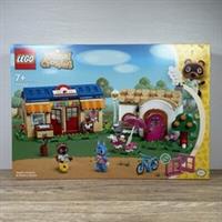LEGO Animal Crossing: Nook's Cranny & Rosie's House (77050) Small Box Damage