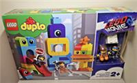 LEGO DUPLO Emmet & Lucy's Visitors from the DUPLO Planet Set 10895 - New/Sealed