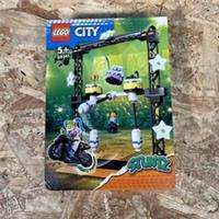 LEGO 60341 The Knockdown Stunt Challenge