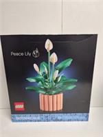 LEGO Botanicals Peace Lily (11504) New Sealed Box Damaged. Stock