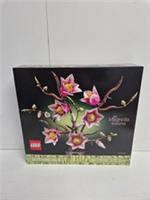 LEGO Botanicals: Magnolia Branches (11510) Stock