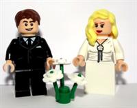 LEGO Bride Blonde Hair & Groom Black Suit Flesh Skin Wedding Minifigure Flowers