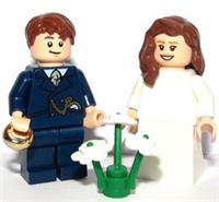 LEGO Bride Brown Hair & Groom Minifigure Dark Blue Suit Flesh Skin Wedding Ring