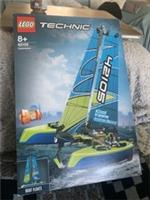 ‎LEGO 42105 - Technic 2 in 1 Catamaran + Race Boat Floating Model - New & Sealed