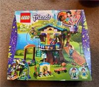 LEGO Friends 41335 Mia's Treehouse Building Set with Brand New In Box