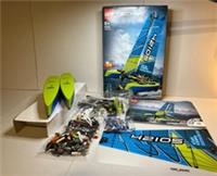 LEGO TECHNIC 42105 | Catamaran | New but damaged & unsealed box