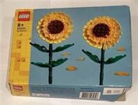 LEGO Sunflowers (40524) sealed contents, damaged box.