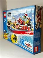 LEGO City set 7906 | Fire Boat (Fireboat) | New & sealed | Slight shelf-wear