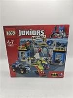 LEGO JUNIORS DC COMICS BATMAN - 10672 - BRAND NEW SEALED - RETIRED - RARE