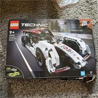 LEGO TECHNIC: Formula E Porsche 99X Electric (42137) - New / Damaged Box