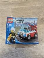 LEGO CITY: Firemans Car (30001) - 2009 Daily Mirror Promotion Polybag Brand New