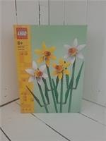 LEGO CREATOR: Daffodils (40747)