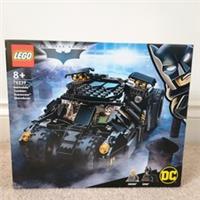 LEGO 76239 Batman Tumbler Scarecrow Showdown - BRAND NEW & SEALED