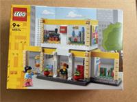 LEGO Promotional: Lego Brand Store (40574)