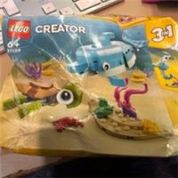 LEGO CREATOR: Dolphin and Turtle (31128) - Heavily crushed box