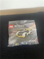 LEGO SPEED CHAMPIONS: Mclaren Solus Gt (30657)