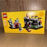 LEGO MINI KNIGHT'S CASTLE LIMITED EDITION 40775 NEW