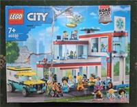 Lego City: Hospital. Brand New Retired Damaged Box Resealed Medical Doctor 60330