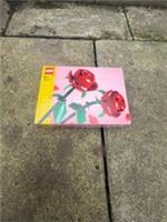 New Slight Box Damage LEGO BOTANICALS RED ROSES Great Gift Idea 40460 Age 8+