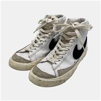 Nike Trainers / UK 4 / Womens / White
