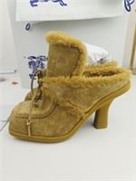 Authentic Burberry Suede and shearling highland mules Size 39.5 Uk 6.5 Rrp 1100£