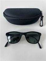 Burberry Polished Black Sunglasses Green Lens Square Foldable Full Rim with Case