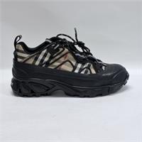 Burberry Arthur Archive Beige Black 8056921 / 8039047 EU40 UK6