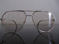 AUTHENTIC VINTAGE HILTON EXCLUSIVE 14 20K FRAME NEW OLD STOCK