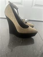 Burberry Leicester Heels Dark Mustard Size 35 EU / UK 2 Rare Style RRP£425